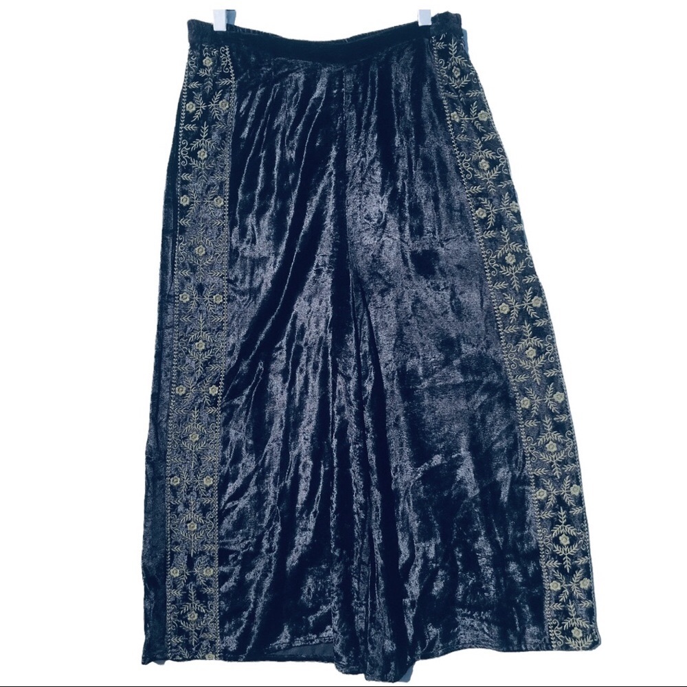 WORLD MARKET SIZE Small Medium Pants Black Velour Wide Leg Embroider SKU# 545016